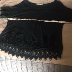 Chloe K short sleeve knit top